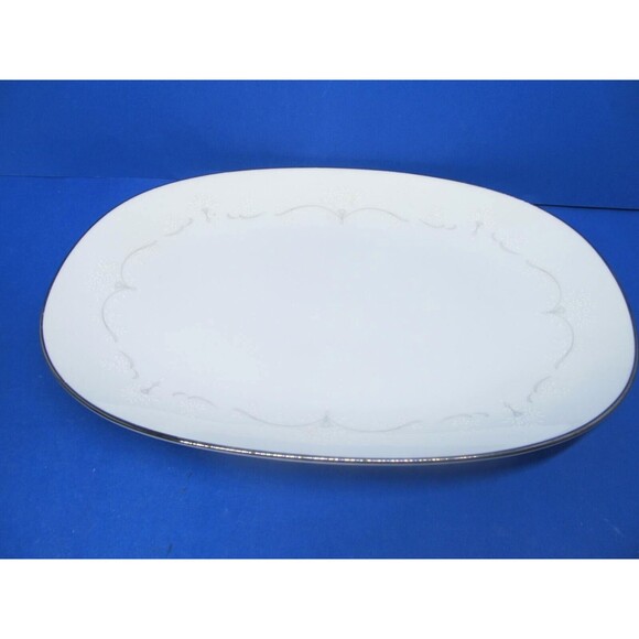 Noritake Whitebrook  13" Oval Serving Platter - Picture 1 of 11